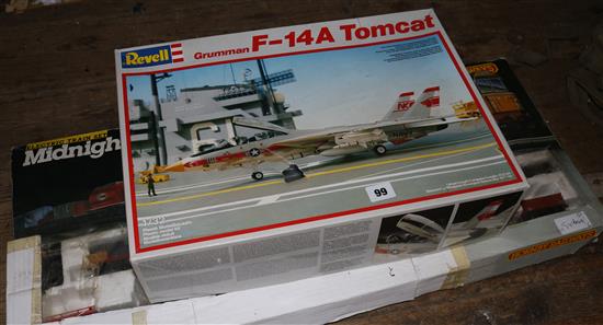 Hornby Midnight freight train set & Grumman F-14a Tomcat